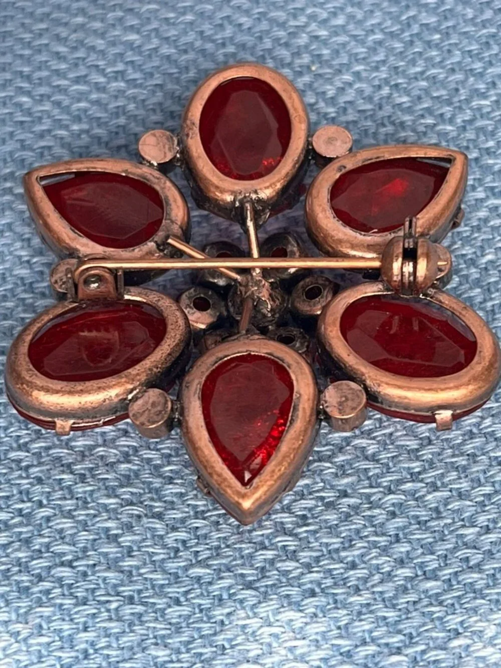 Vintage Mid-Century Austria-Style Red Rhinestone Gold-Tone Flower Brooch 2